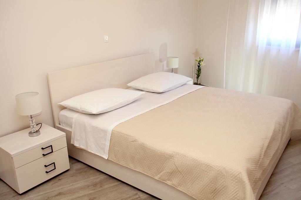 Apartments Villa Aquamarie Трогир Экстерьер фото