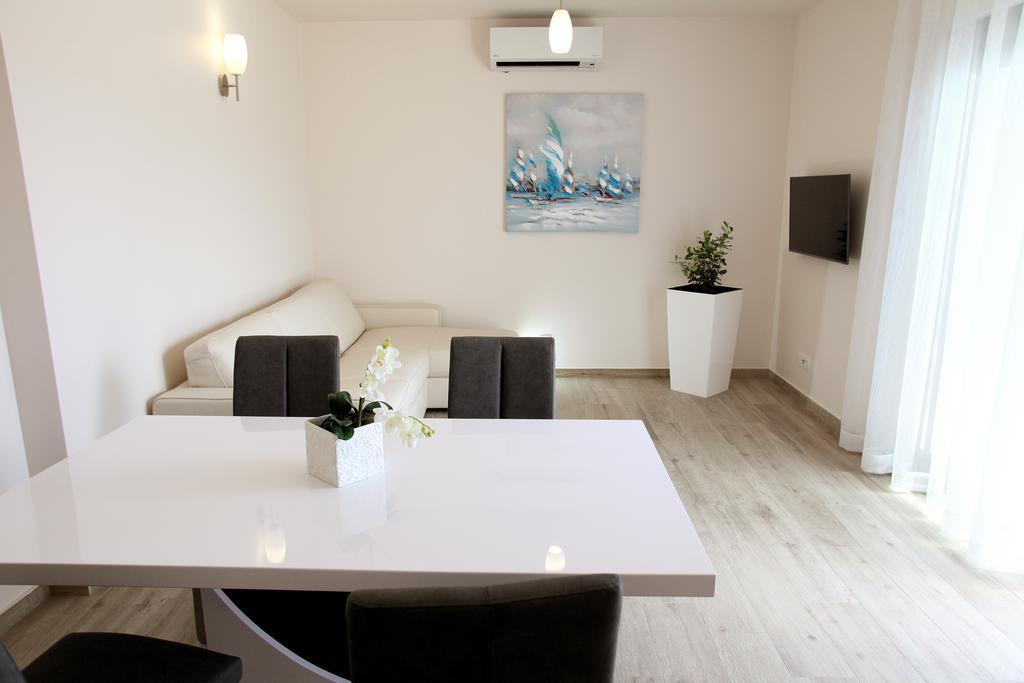 Apartments Villa Aquamarie Трогир Экстерьер фото