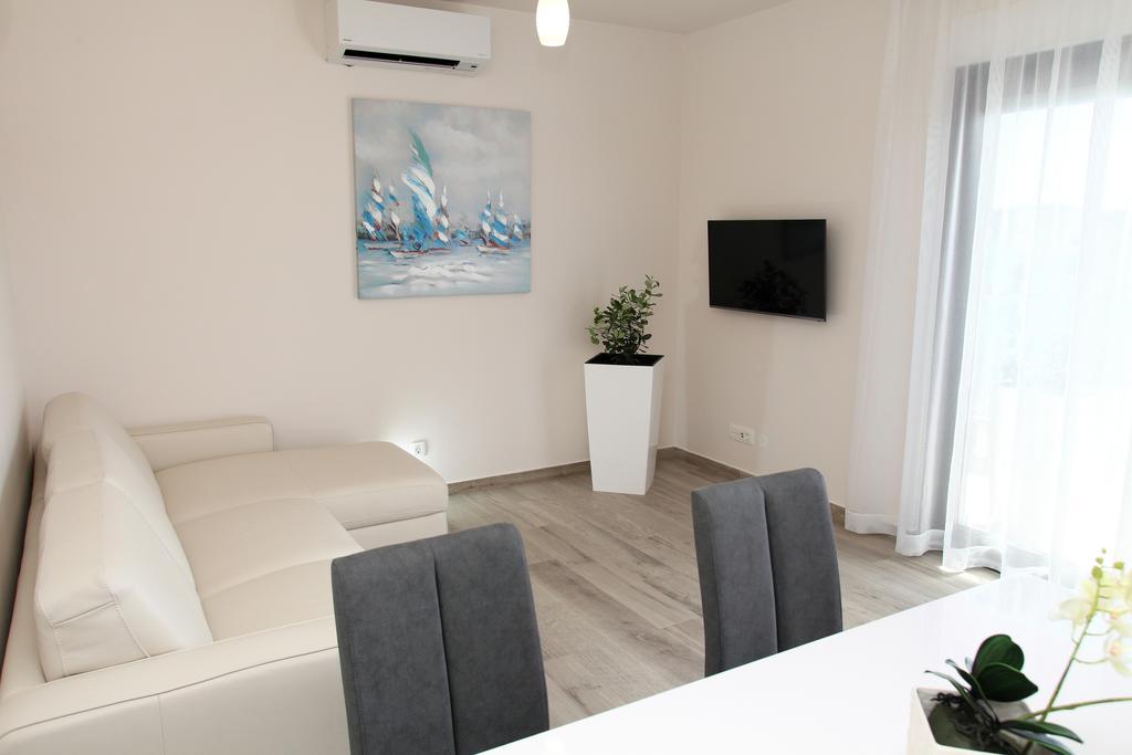 Apartments Villa Aquamarie Трогир Экстерьер фото