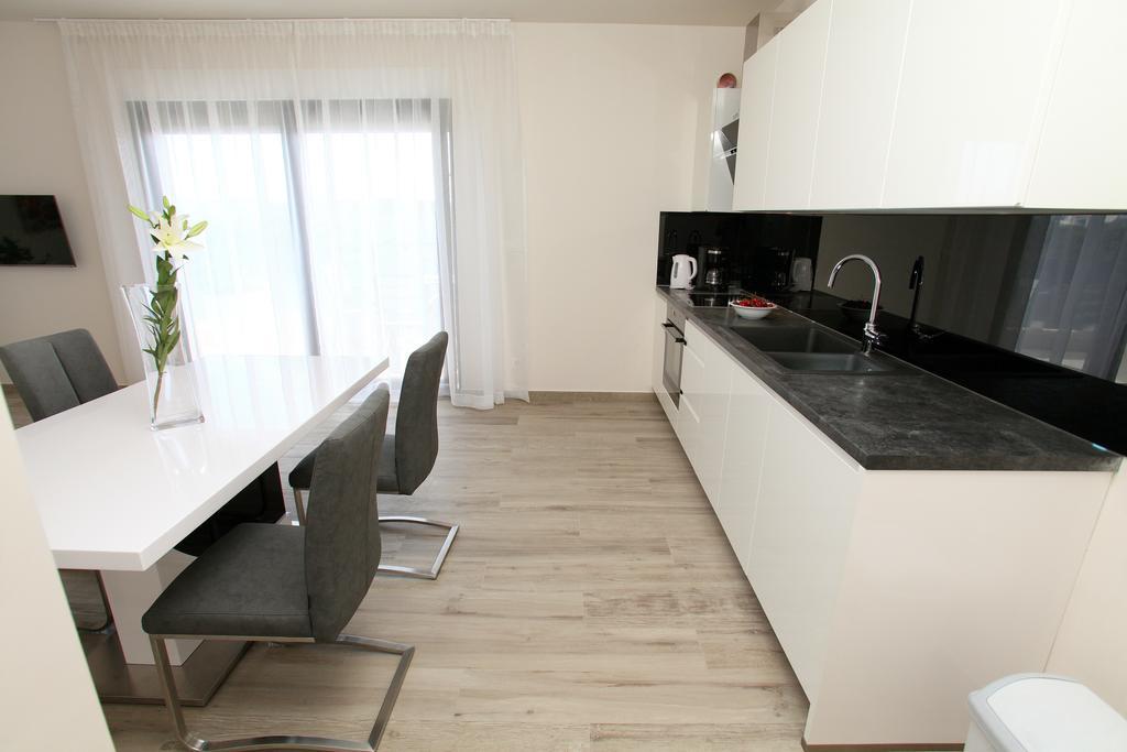 Apartments Villa Aquamarie Трогир Экстерьер фото