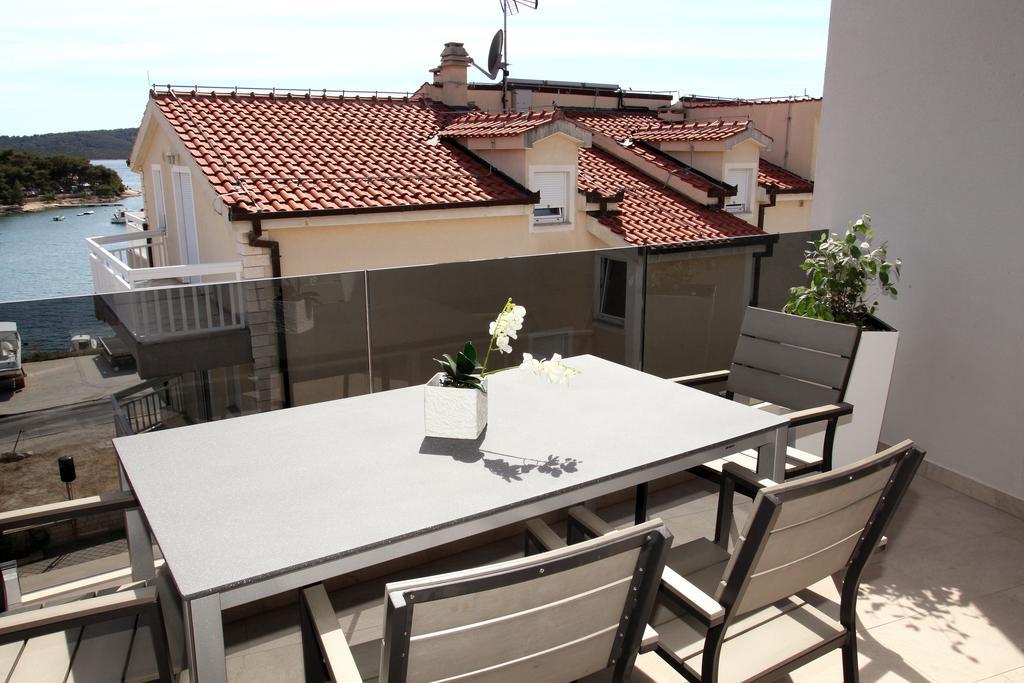 Apartments Villa Aquamarie Трогир Экстерьер фото