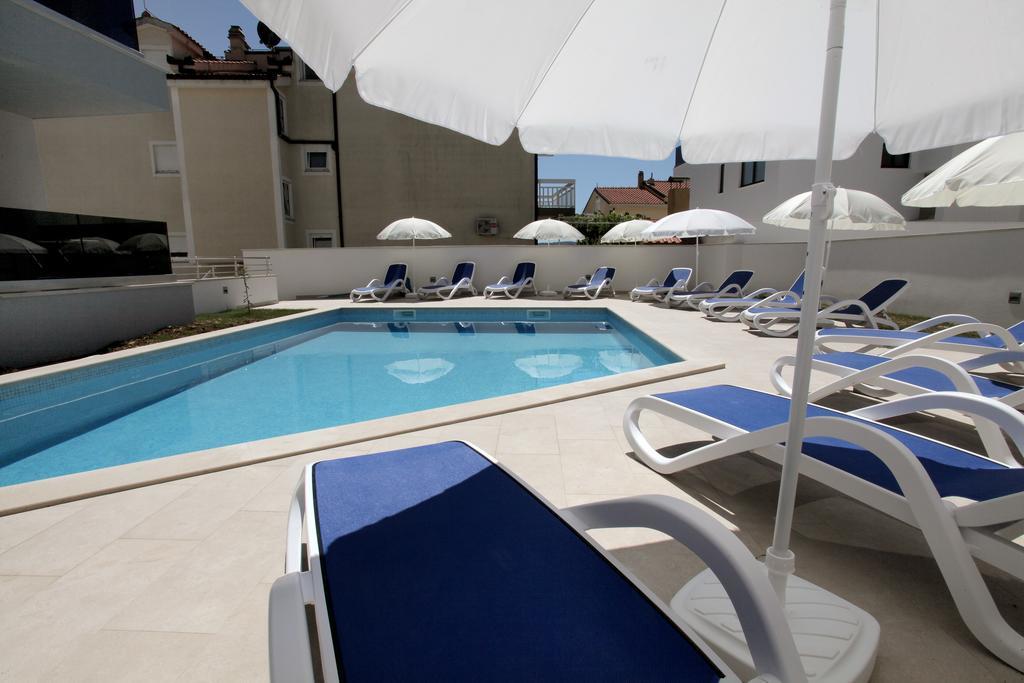 Apartments Villa Aquamarie Трогир Экстерьер фото