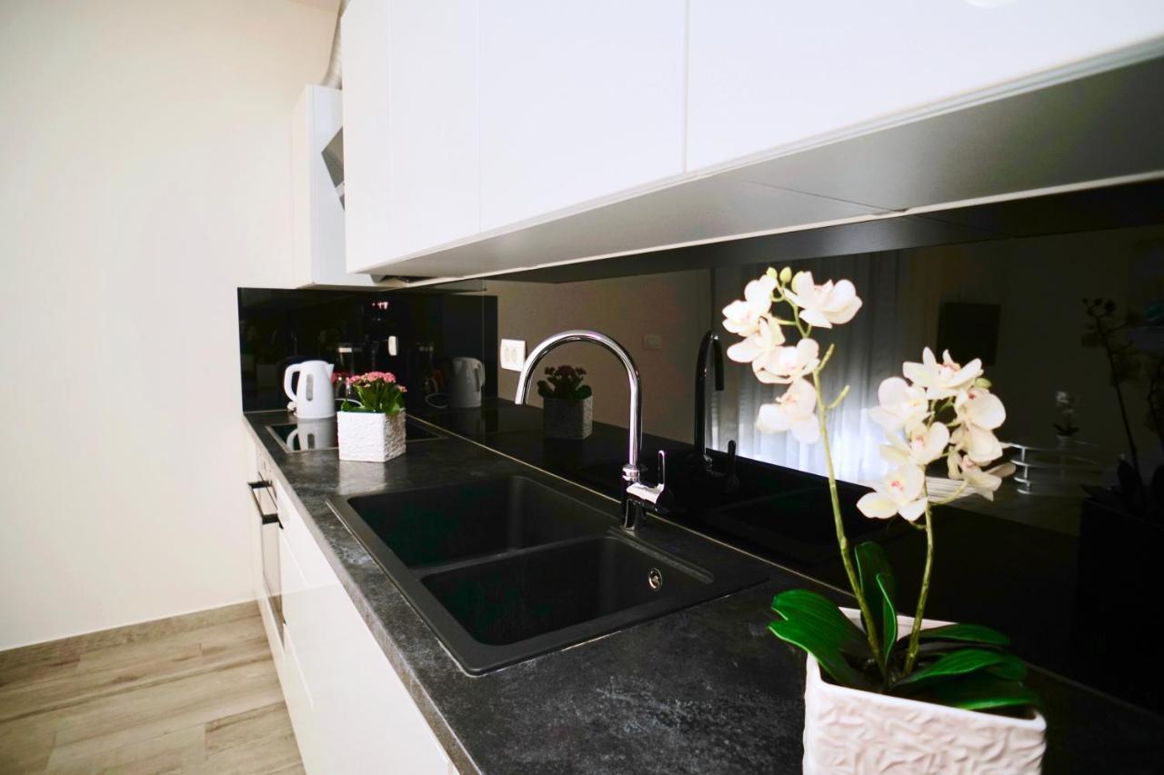 Apartments Villa Aquamarie Трогир Экстерьер фото